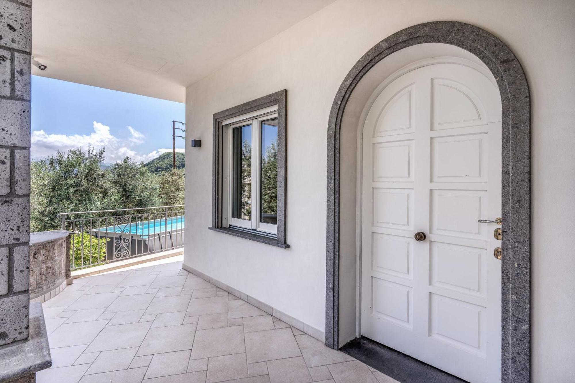 Villa Milena Modern Elegance Views And Guest Services Sorrento Bagian luar foto