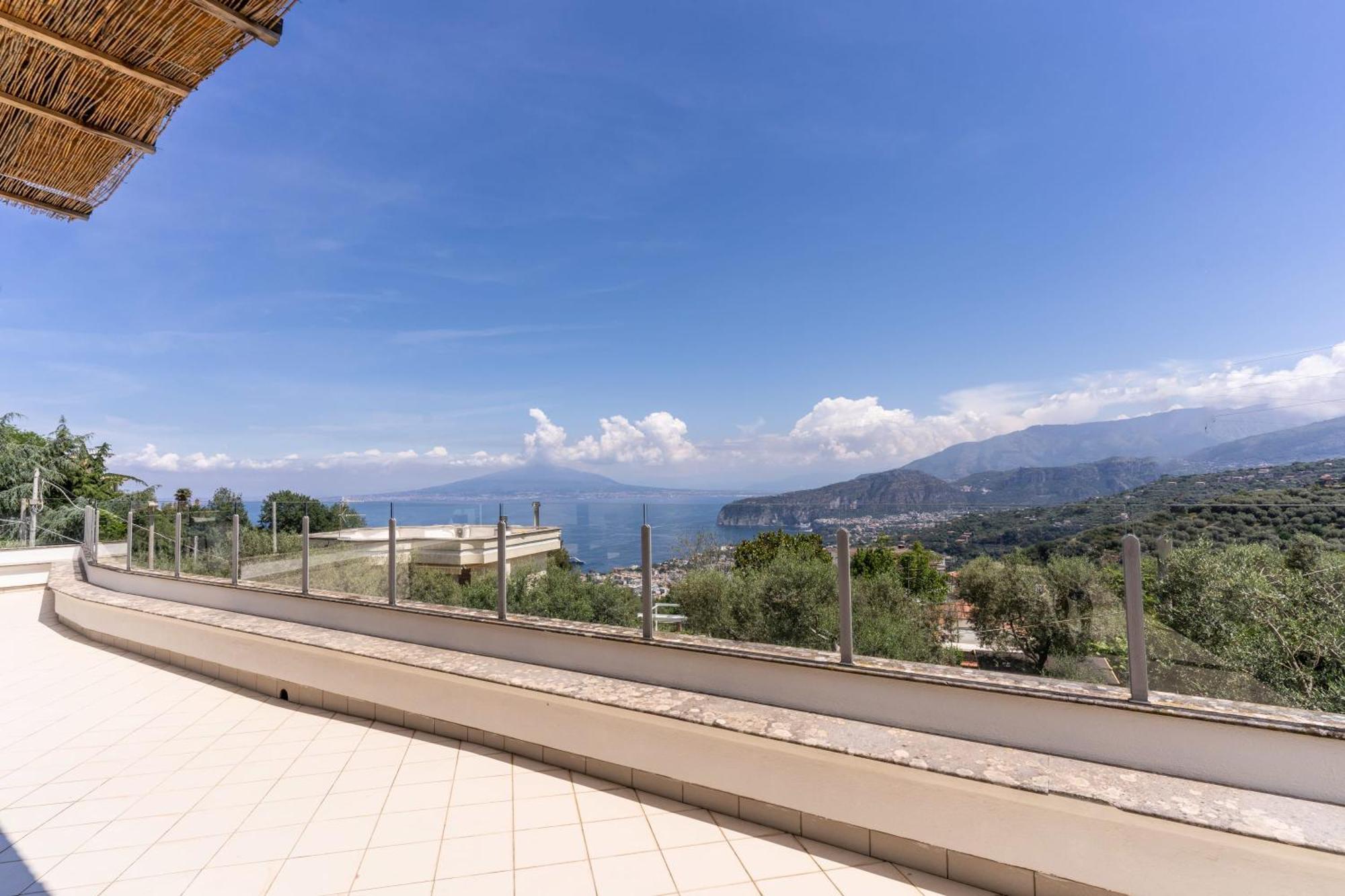Villa Milena Modern Elegance Views And Guest Services Sorrento Bagian luar foto